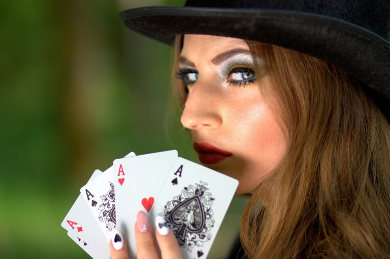 Quelles sont les différences entre le poker réel et le poker en ligne ?