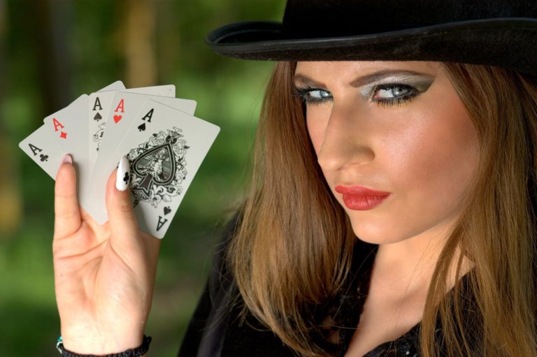 Pourquoi devrions-nous apprendre aux filles à jouer au poker ?
