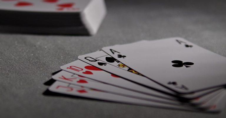 Le poker : un jeu d&rsquo;adresse mentale ?
