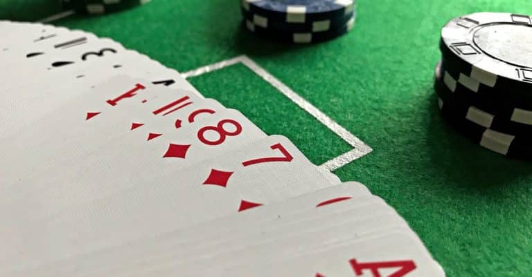 Le poker : un outil efficace pour développer la patience ?