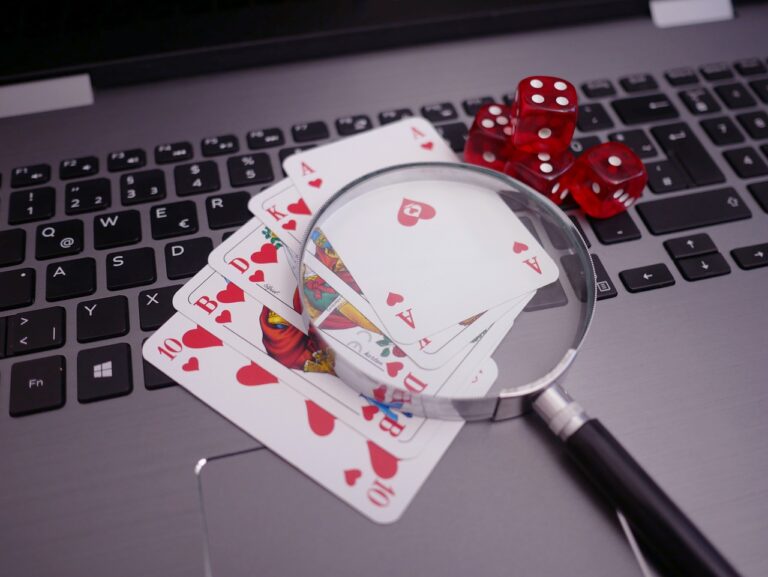 Les superstitions au poker : mythes ou réalités ?